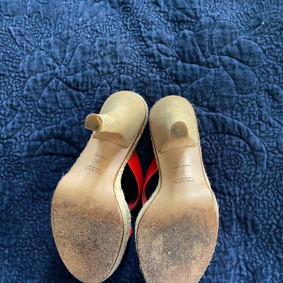 Red Prada heels size 39 women’s 9 - Picture 5 of 6